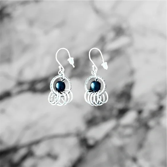 EUC! UNIQUE BLACK AND SILVER CIRCLES DROP EARRINGS - Picture 4 of 7